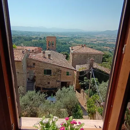 Nel Borgo Cuore Dell'umbria, Vicino Ad Assisi